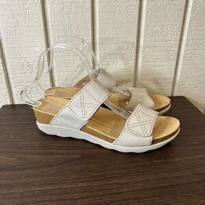 Dansko Maddy Ivory Milled Nubuck Sandal, size 41.